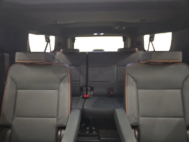 Used 2025 Summit White GMC AT4 image 30