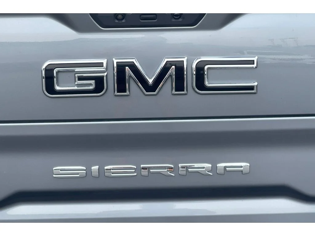 Used 2022 Satin Steel Metallic GMC Elevation image 17