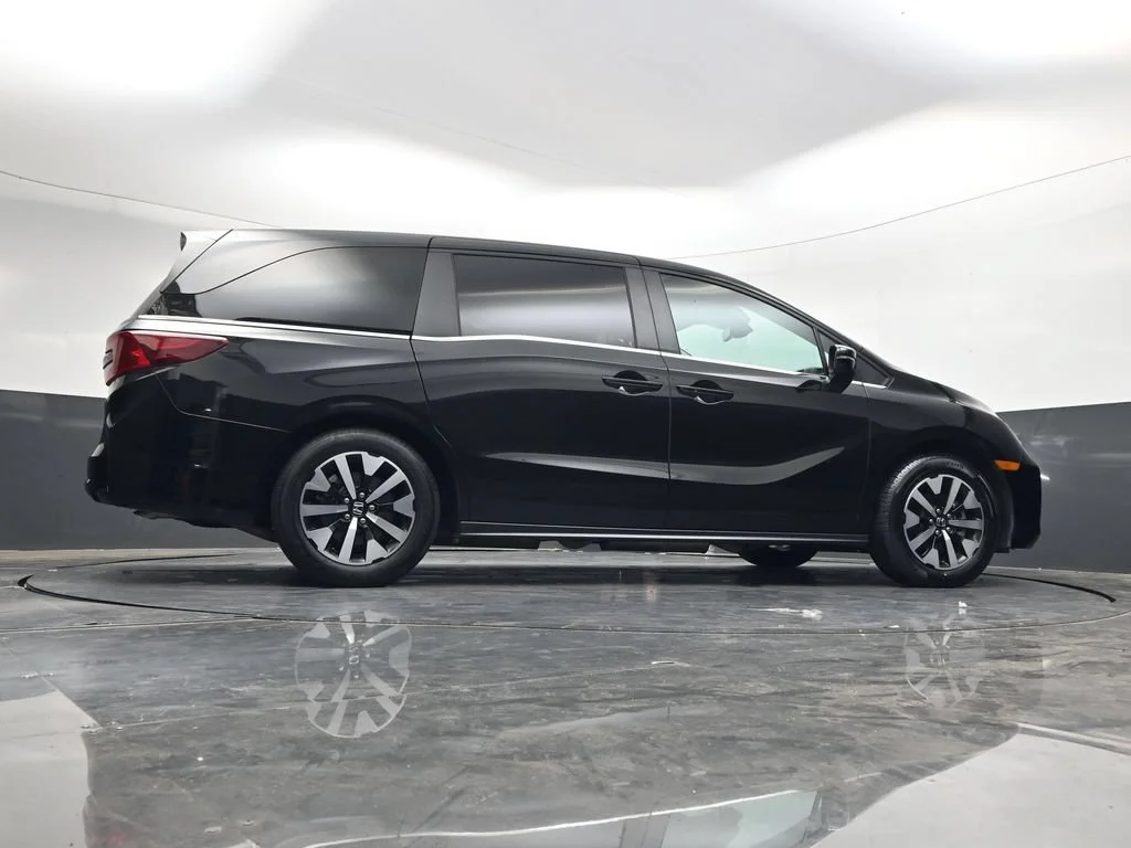 Used 2025  Honda EX-L image 34