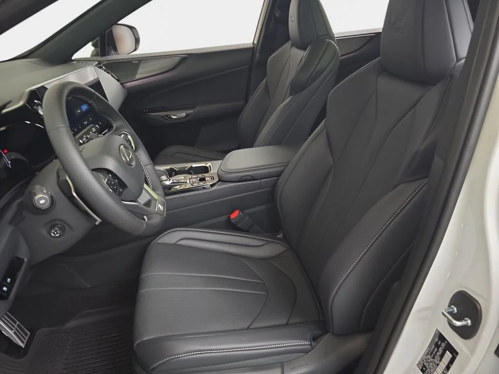 New 2026 Ultra White Lexus 350 F SPORT Handling image 15