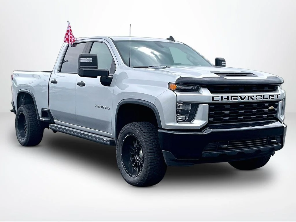 Used 2021 Silver Chevrolet Custom image 11