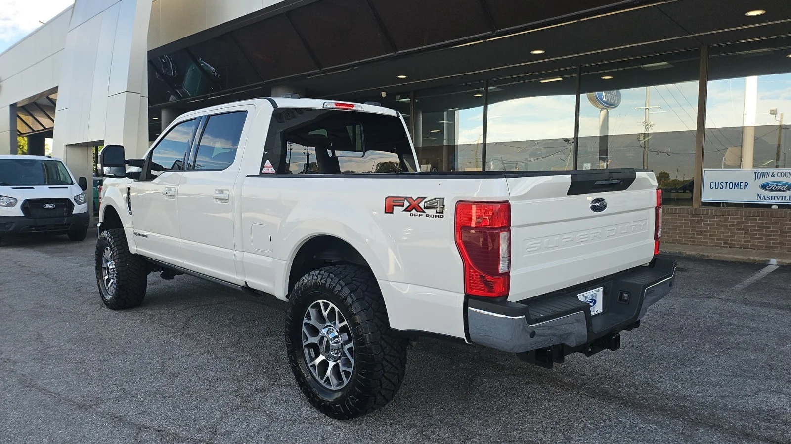 Used 2022 Star White Metallic Tri-Coat Ford Lariat 4WD image 4
