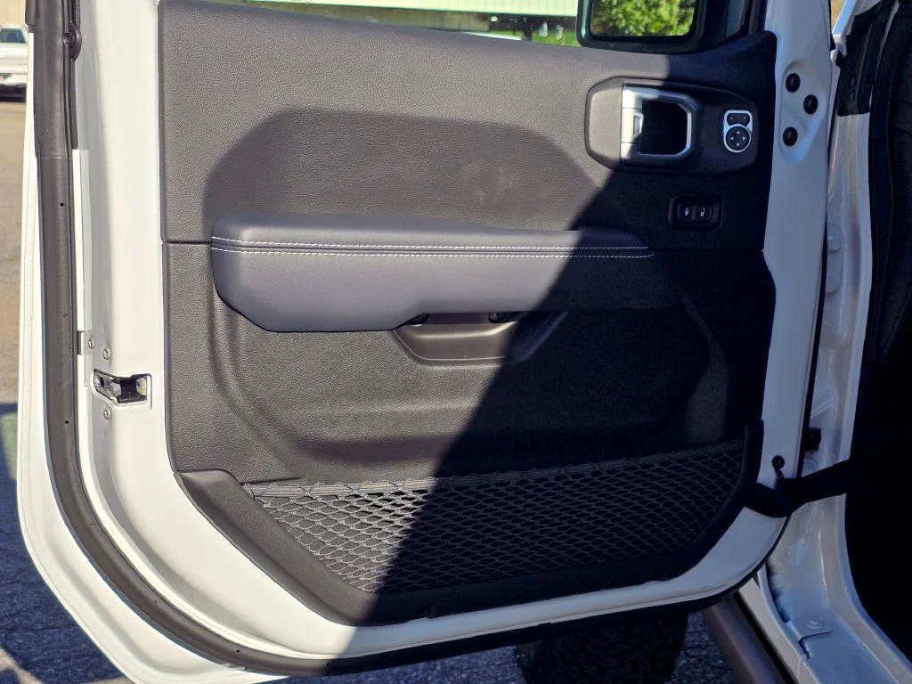 New 2026 White Jeep Rubicon image 35