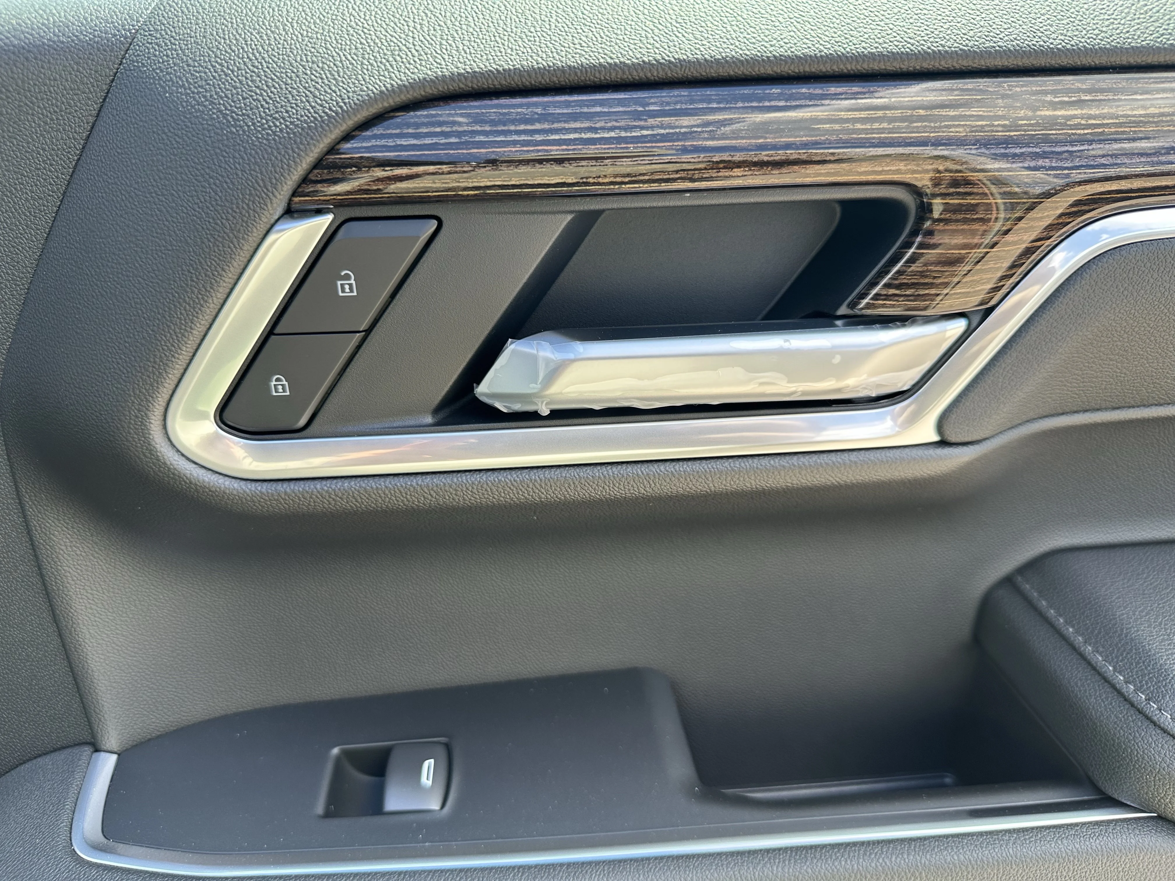 New 2026 Onyx Black GMC Elevation image 18