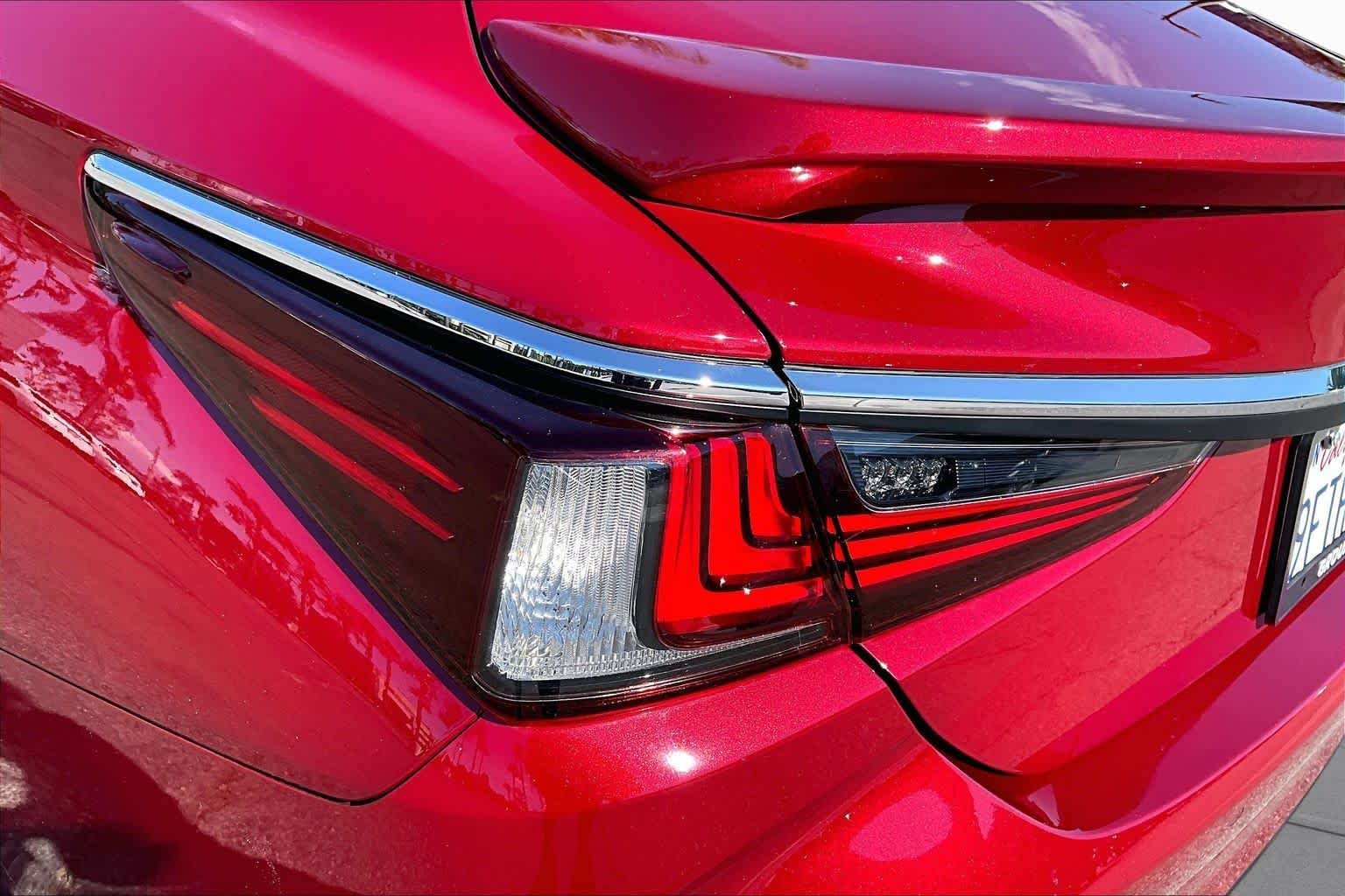 Used 2022 Matador Red Mica Lexus  image 27