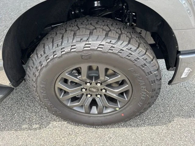 New 2026 Carbonized Gray Metallic Ford Tremor image 12