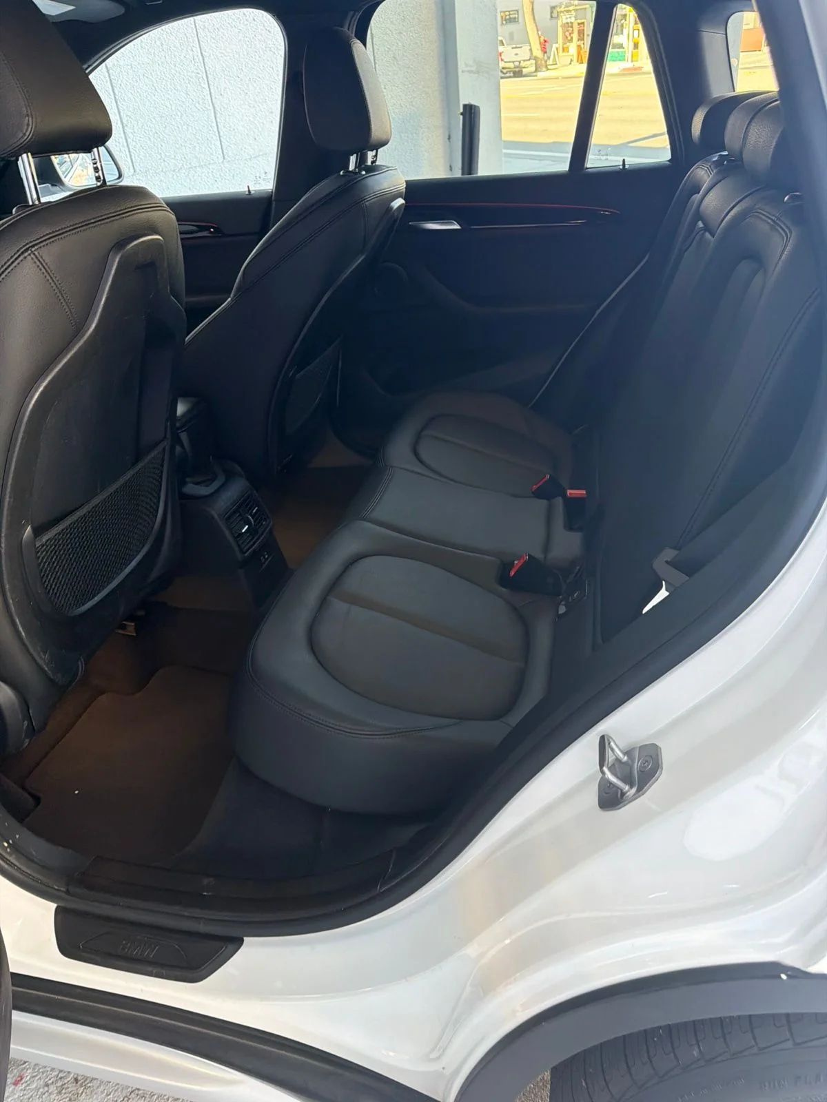 Used 2019 White BMW xDrive28i image 4
