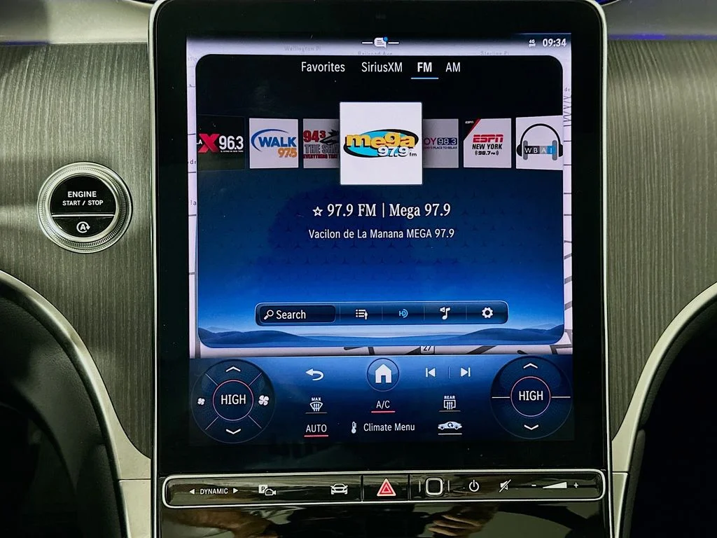 Used 2023 White Mercedes-Benz GLC 300 image 14
