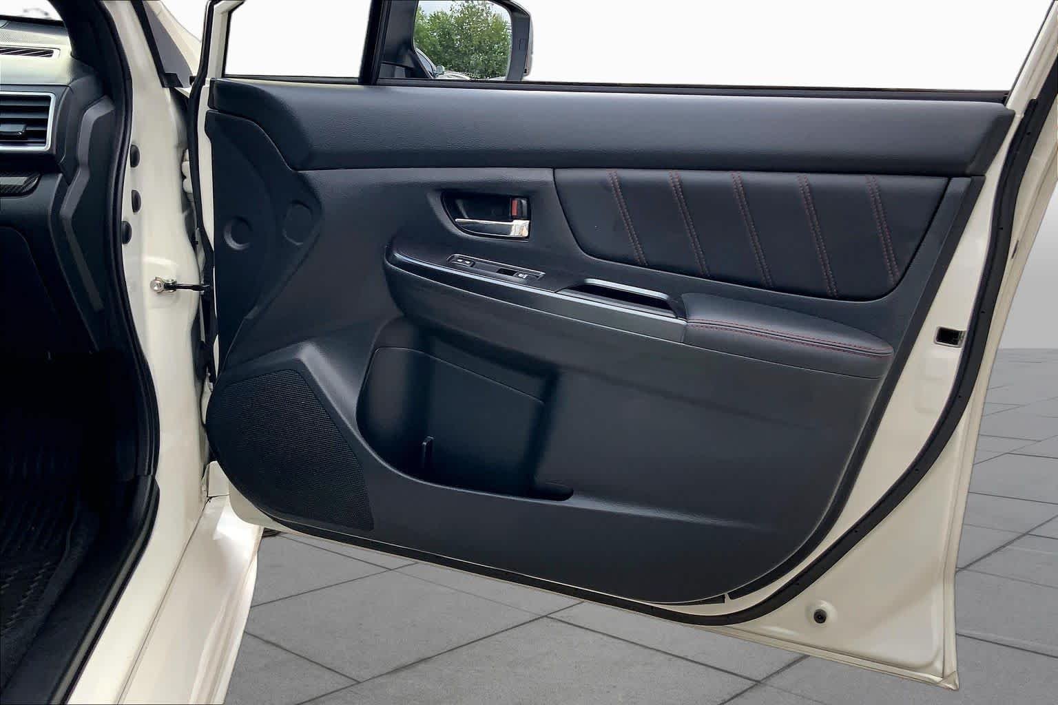Used 2021 Crystal White Pearl Subaru  image 20