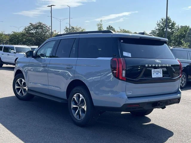New 2027 Glacier Gray Metallic Tri-Coat Ford Active image 4