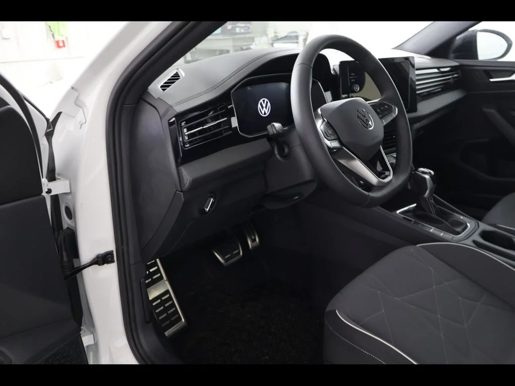 New 2026 White Volkswagen 1.5T Sport image 10