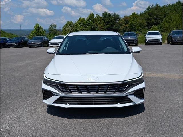 New 2026 Serenity White Hyundai SE image 3