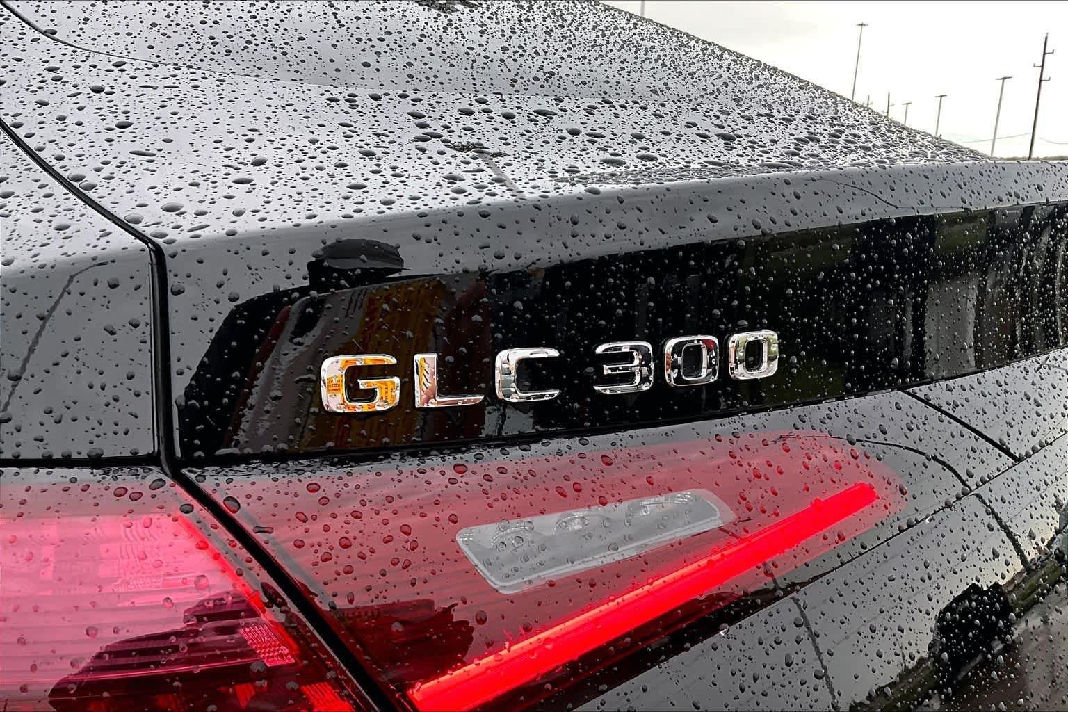 Used 2026 Black Mercedes-Benz GLC 300 image 31