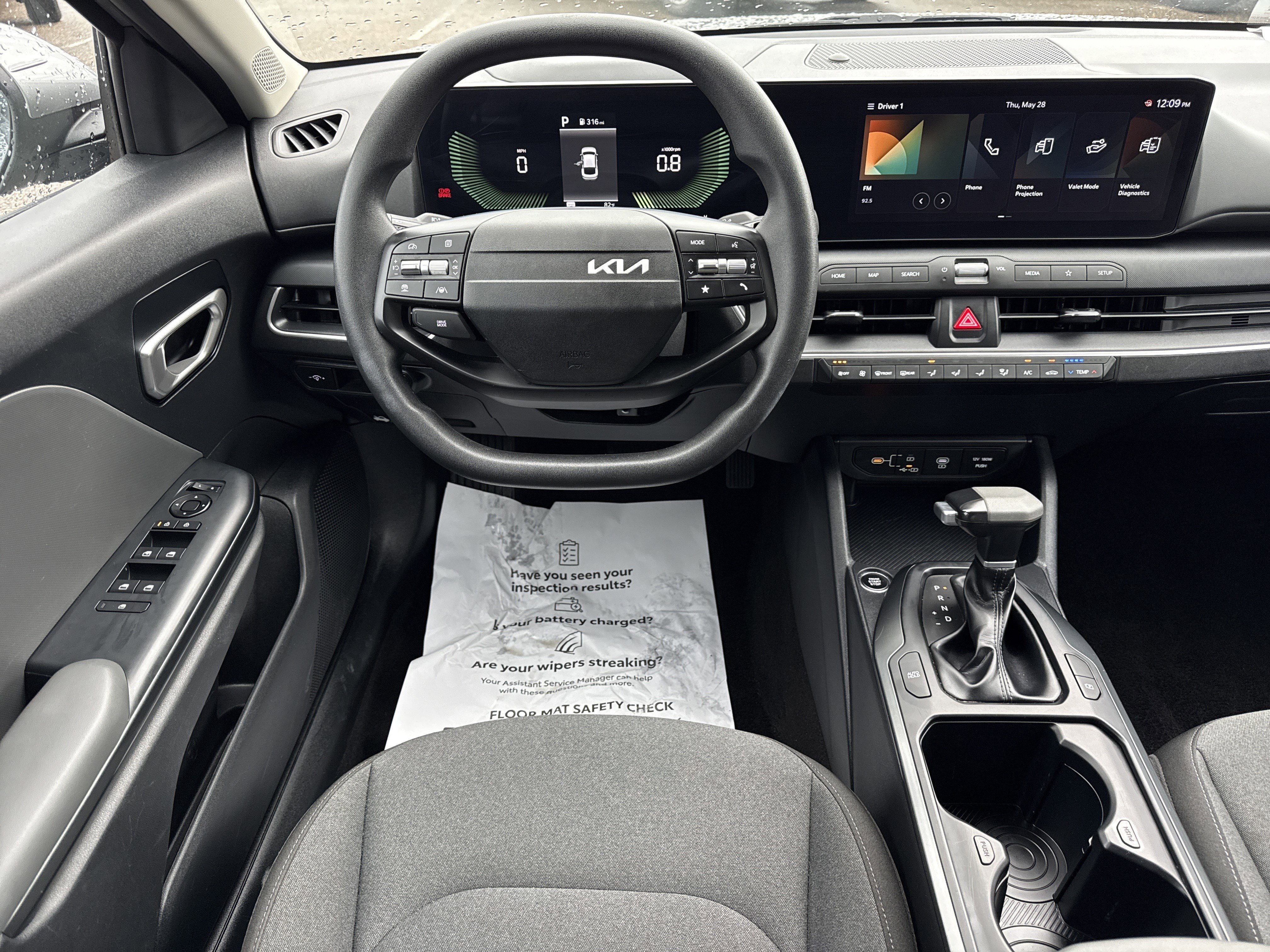 2025 Kia K4 LXS - Photo 15