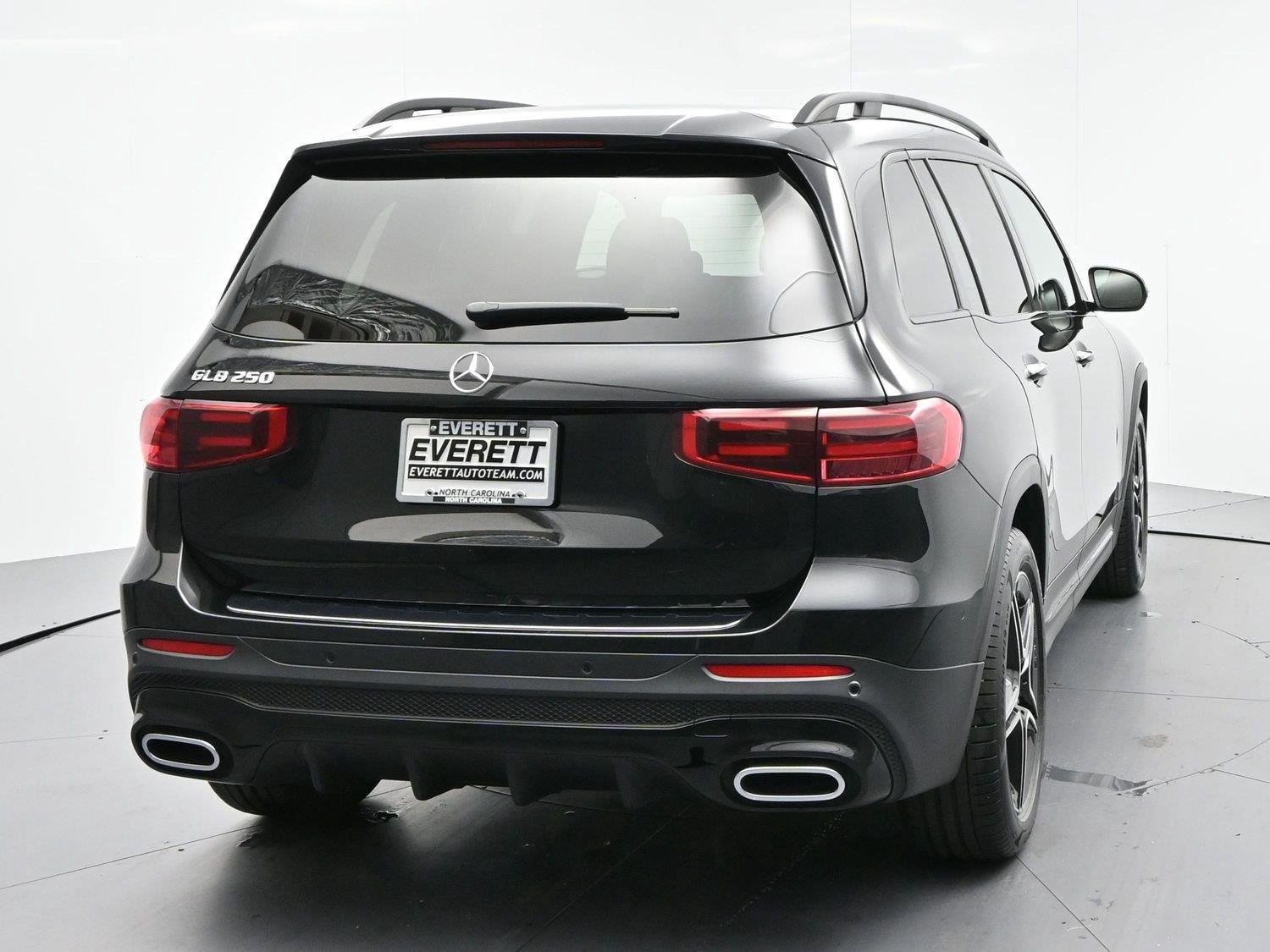 Used 2024 Black Mercedes-Benz GLB 250 image 6