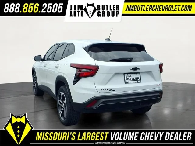 Used 2024 Summit White Chevrolet 1RS image 2