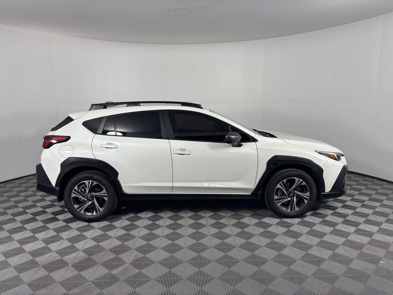 Used 2024 Crystal White Pearl Subaru Premium image 9