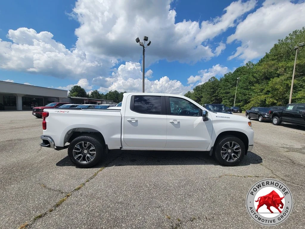 Used 2023 White Chevrolet LT image 6