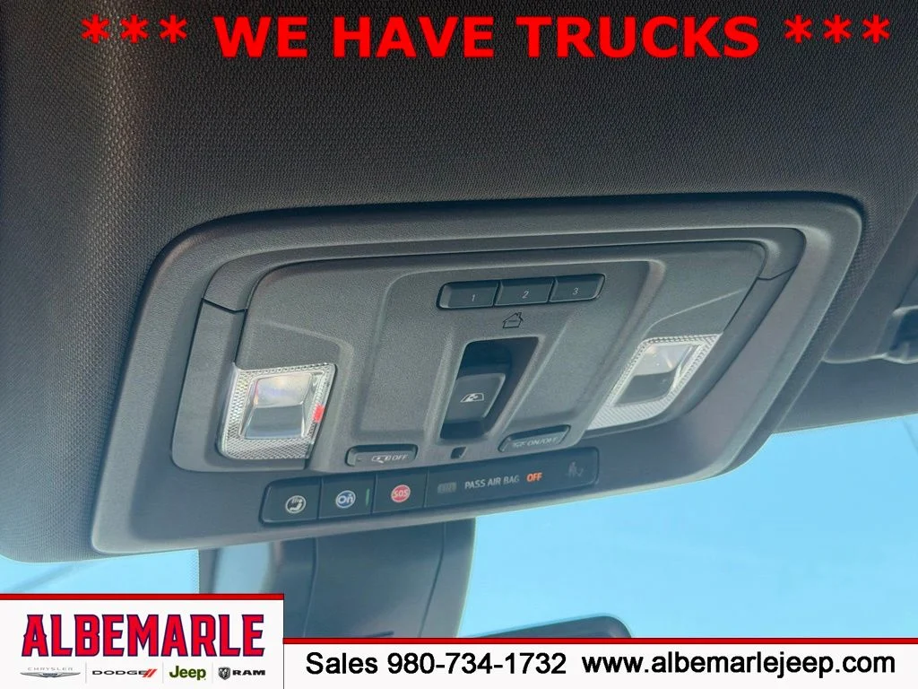 Used 2020 White GMC SLT image 27