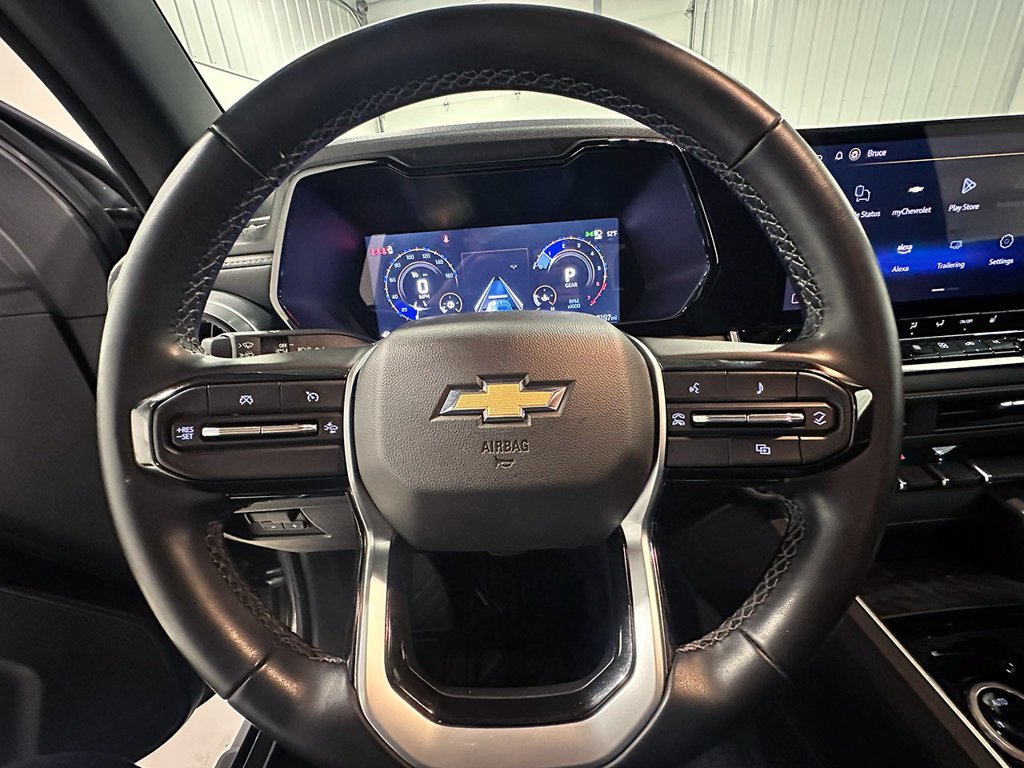 Used 2025 Gray Chevrolet LT image 31