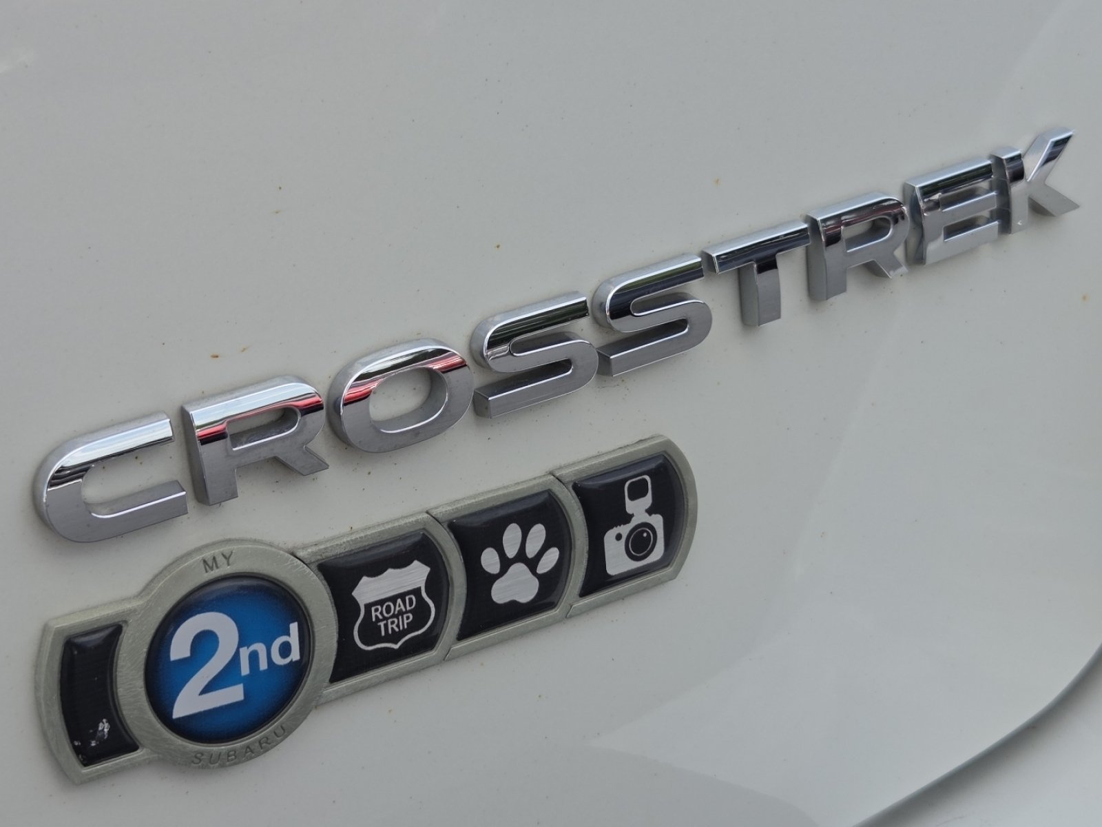 Used 2022 Crystal White Pearl Subaru Premium image 16