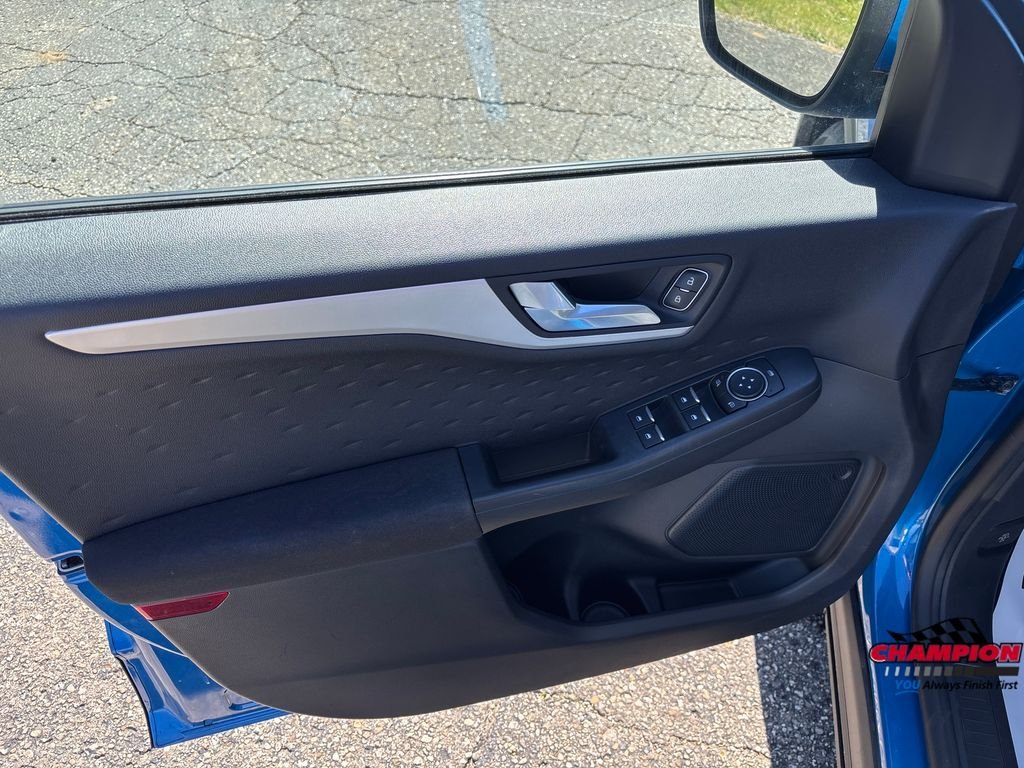 Used 2020 Blue Ford SE image 14