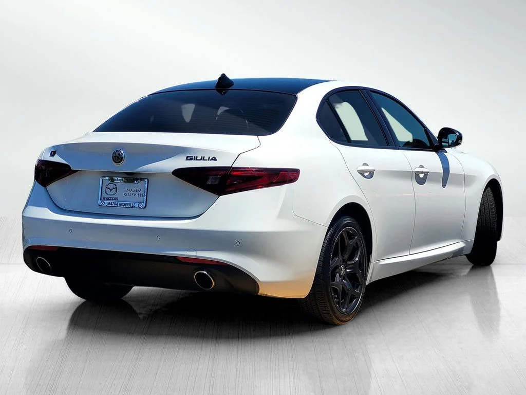 Used 2021 White Alfa Romeo  image 4