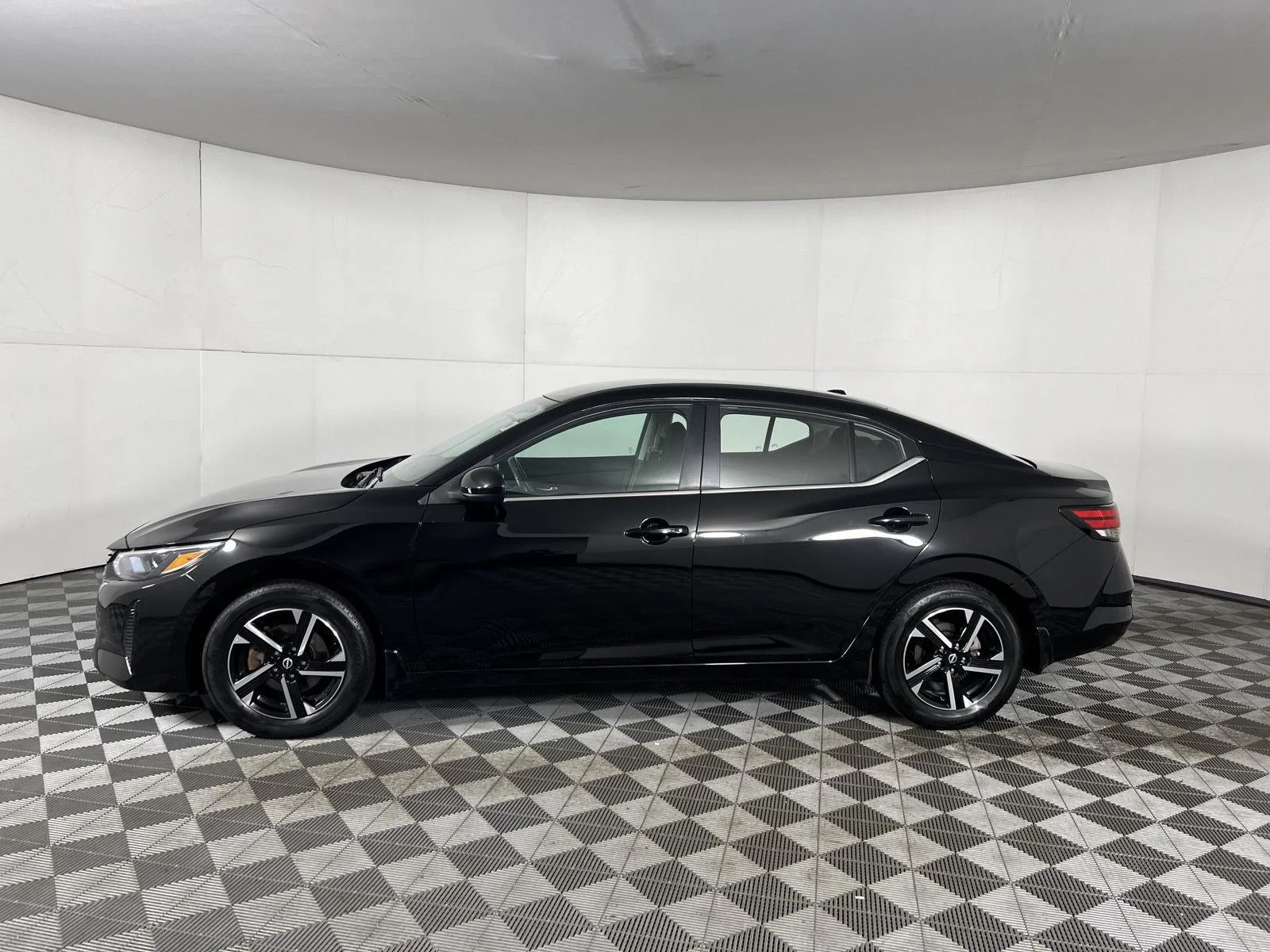 Used 2024 Super Black Nissan SV image 5
