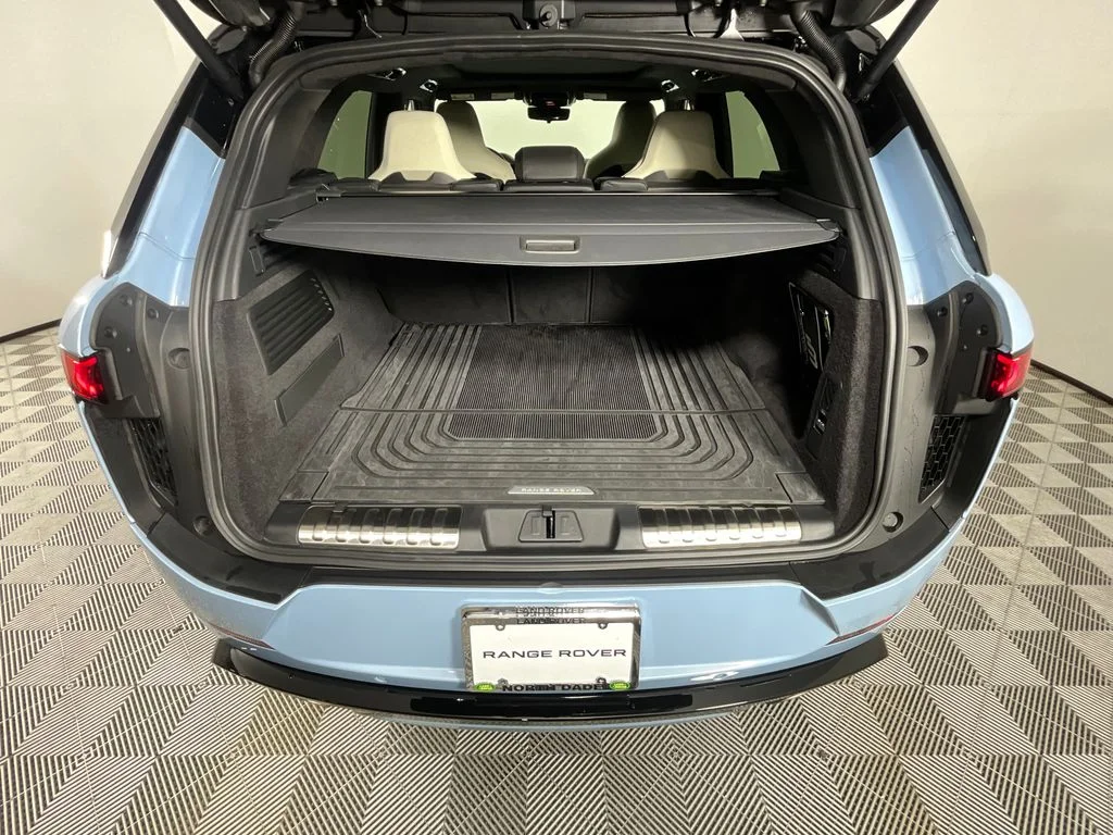 Used 2025 Blue Land Rover SV Edition Two image 26