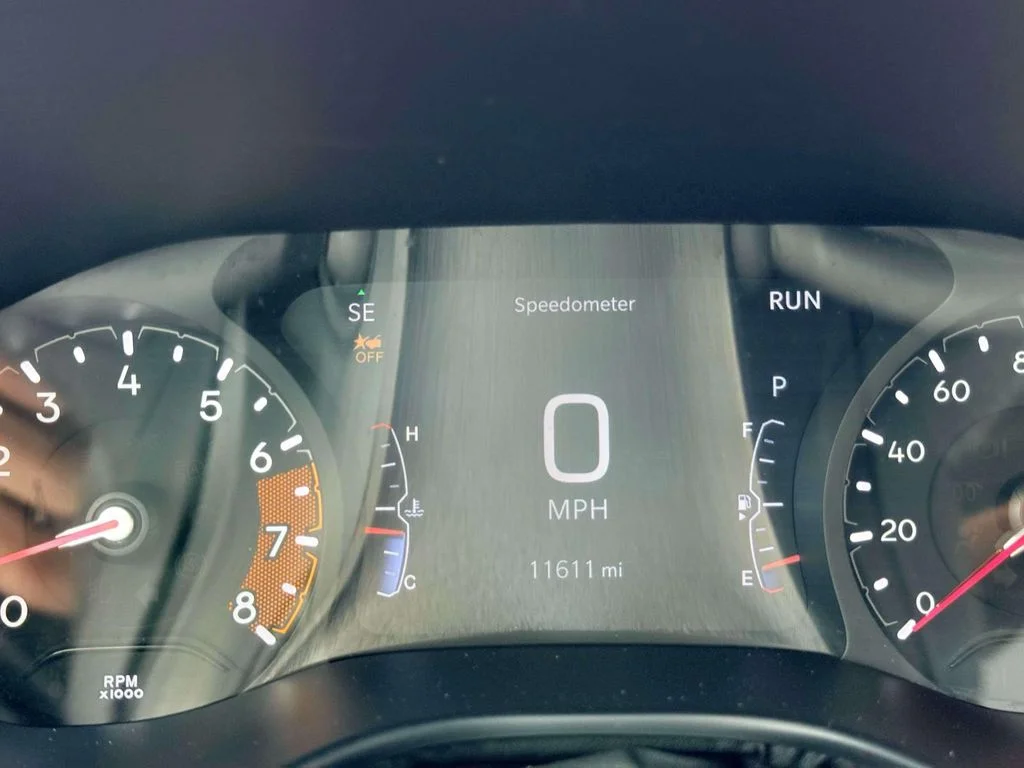 Used 2025 White Jeep Limited image 19
