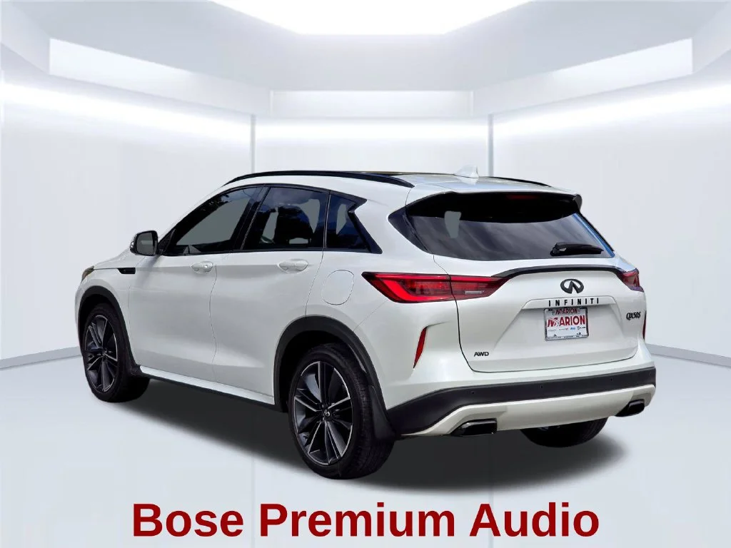 Used 2025 White INFINITI SPORT image 17