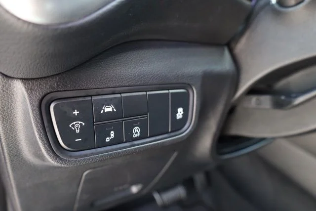Used 2022 Black Kia LX image 17