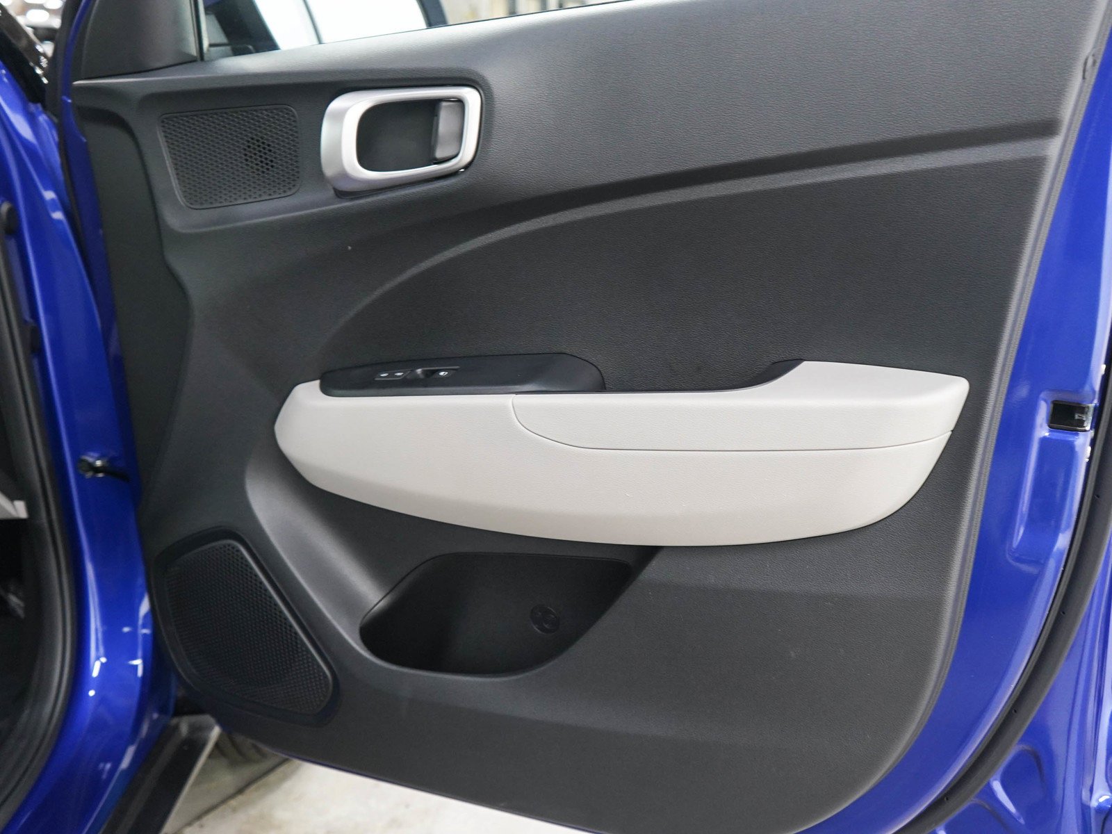 2023 Hyundai Venue SEL - Photo 11