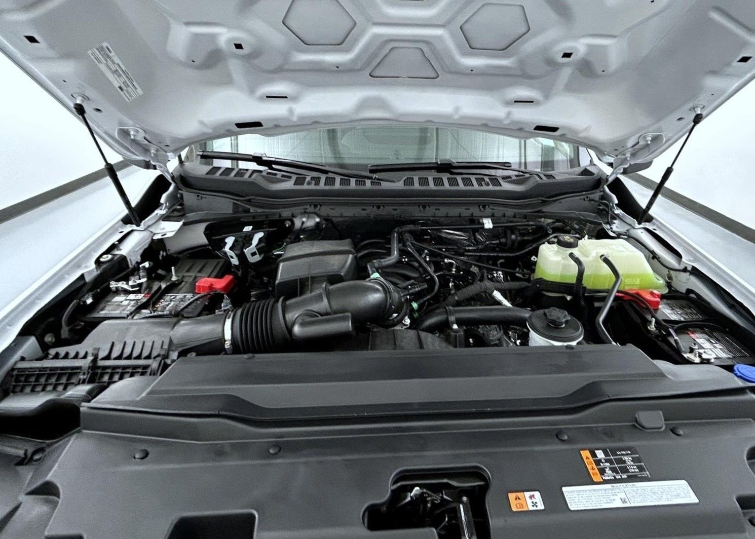 New 2026 Oxford White Ford XL image 25