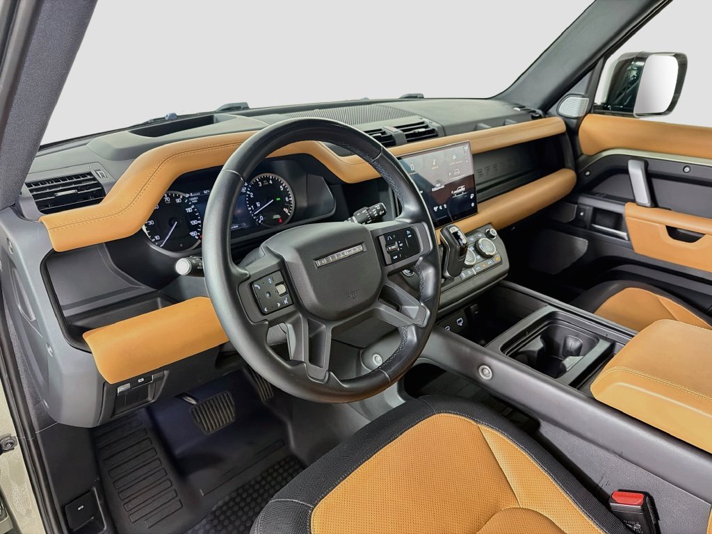 Certified Used 2023 Green Land Rover X-Dynamic SE image 9