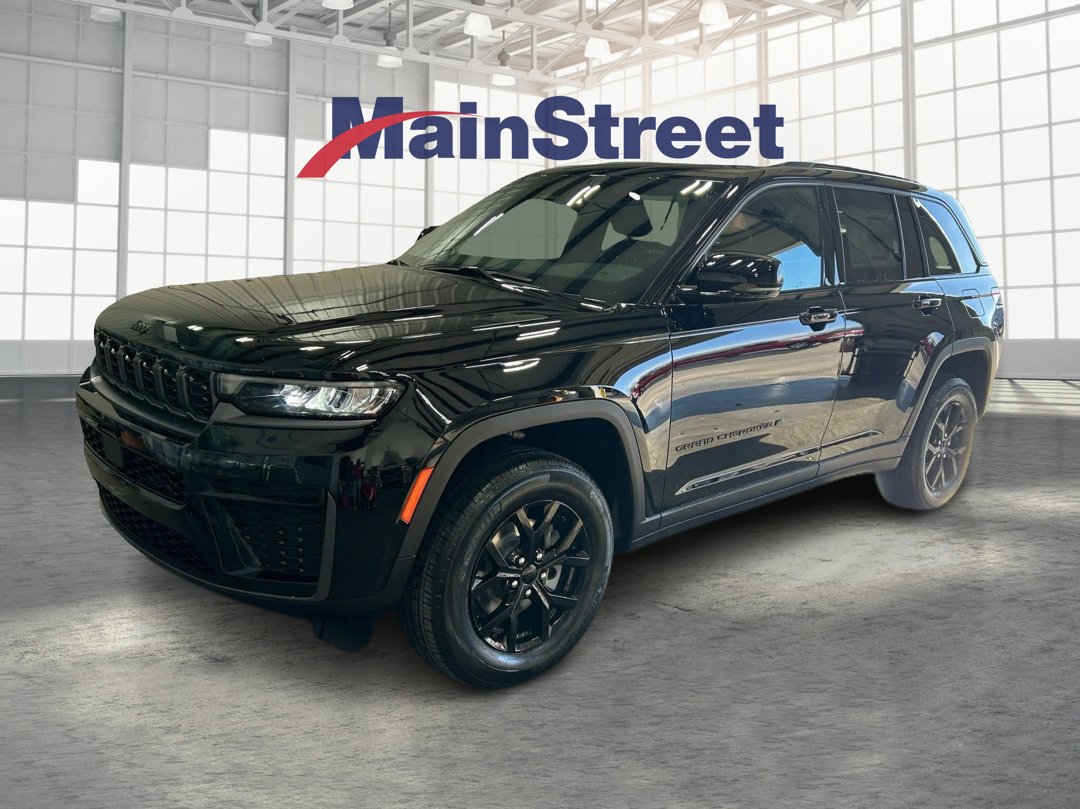 New 2026 Diamond Black Crystal Pearl-Coat Exterior Paint Jeep Altitude image 1