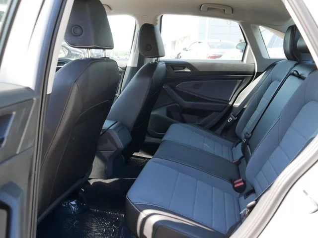 2025 Volkswagen Jetta SE - Photo 8