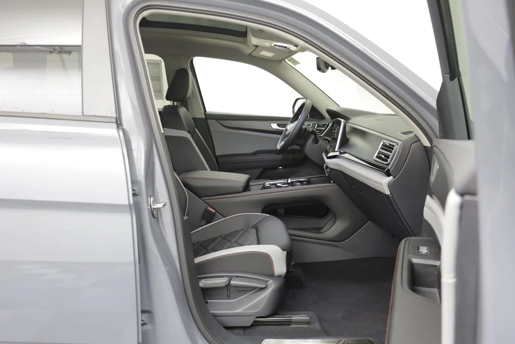 New 2026 Gray Volkswagen 2.0T Peak Edition image 19