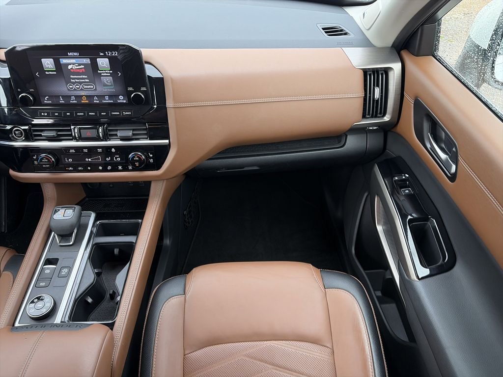 Used 2023 White Nissan Platinum image 16