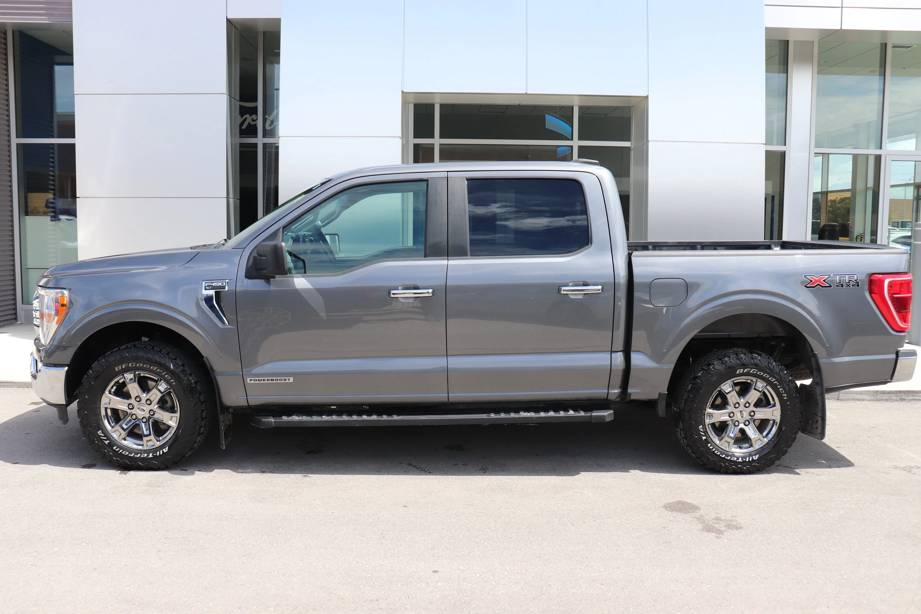 Used 2022 Gray Ford XLT 4WD SuperCrew 5.5