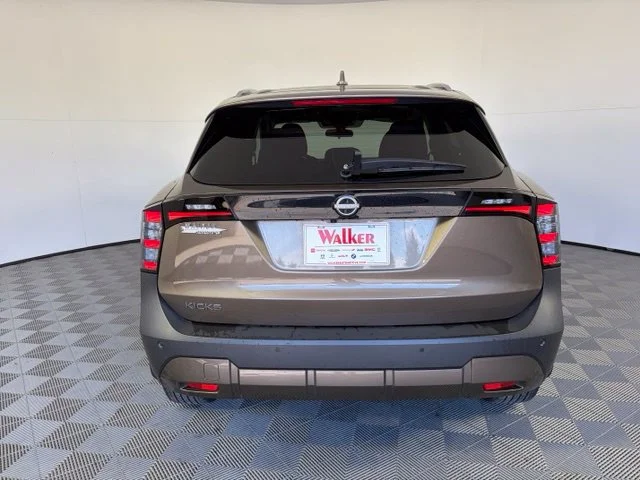 Used 2025 Brown Nissan SV image 6