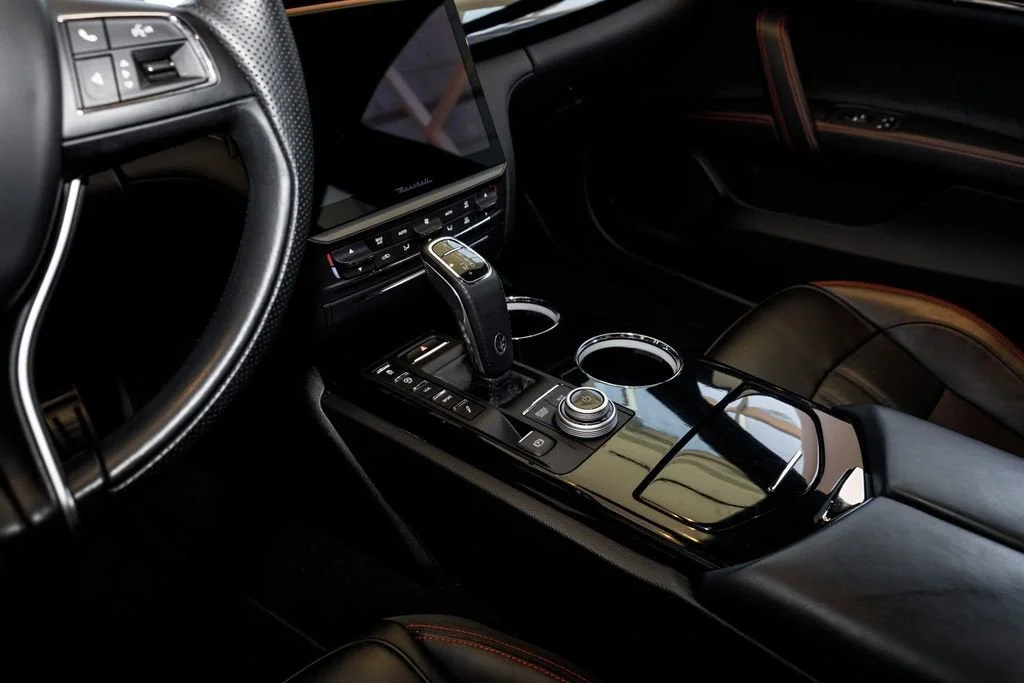 Used 2022 Bianco Maserati Modena image 34