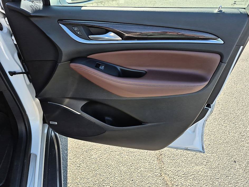 Used 2019 White Frost Tricoat Buick Avenir image 36