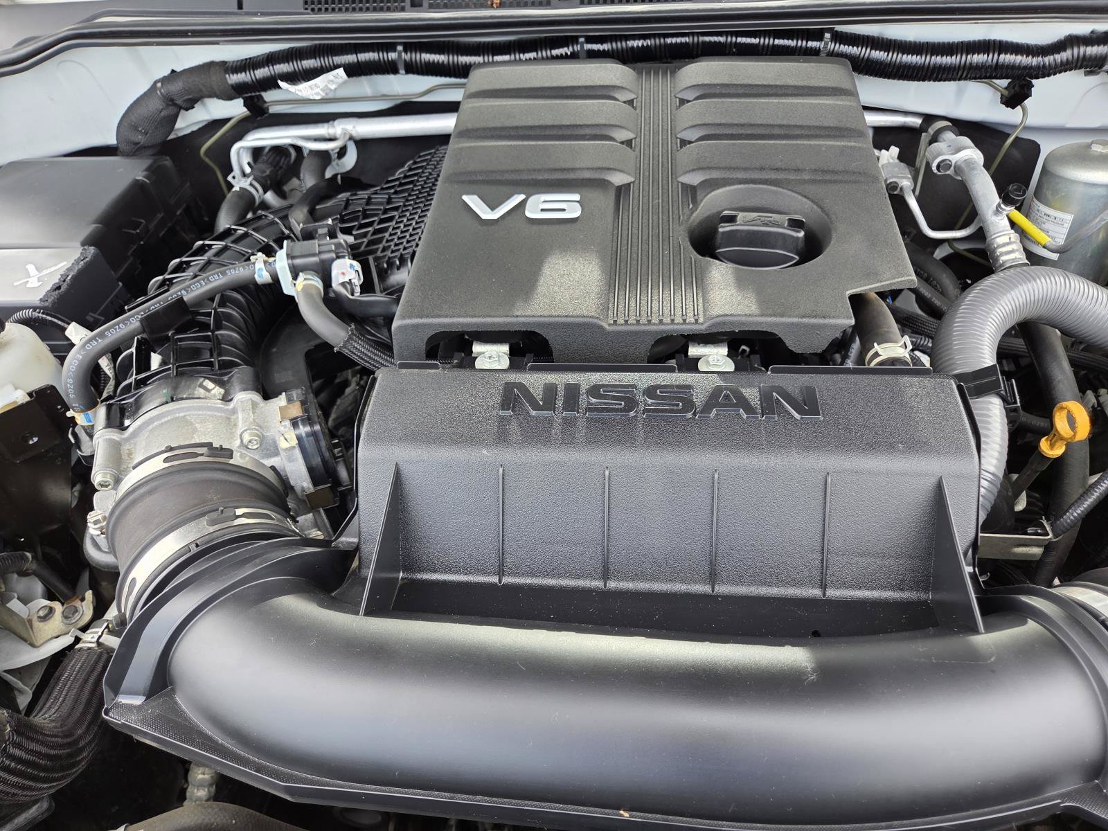 Used 2020 Glacier White Nissan SV image 23