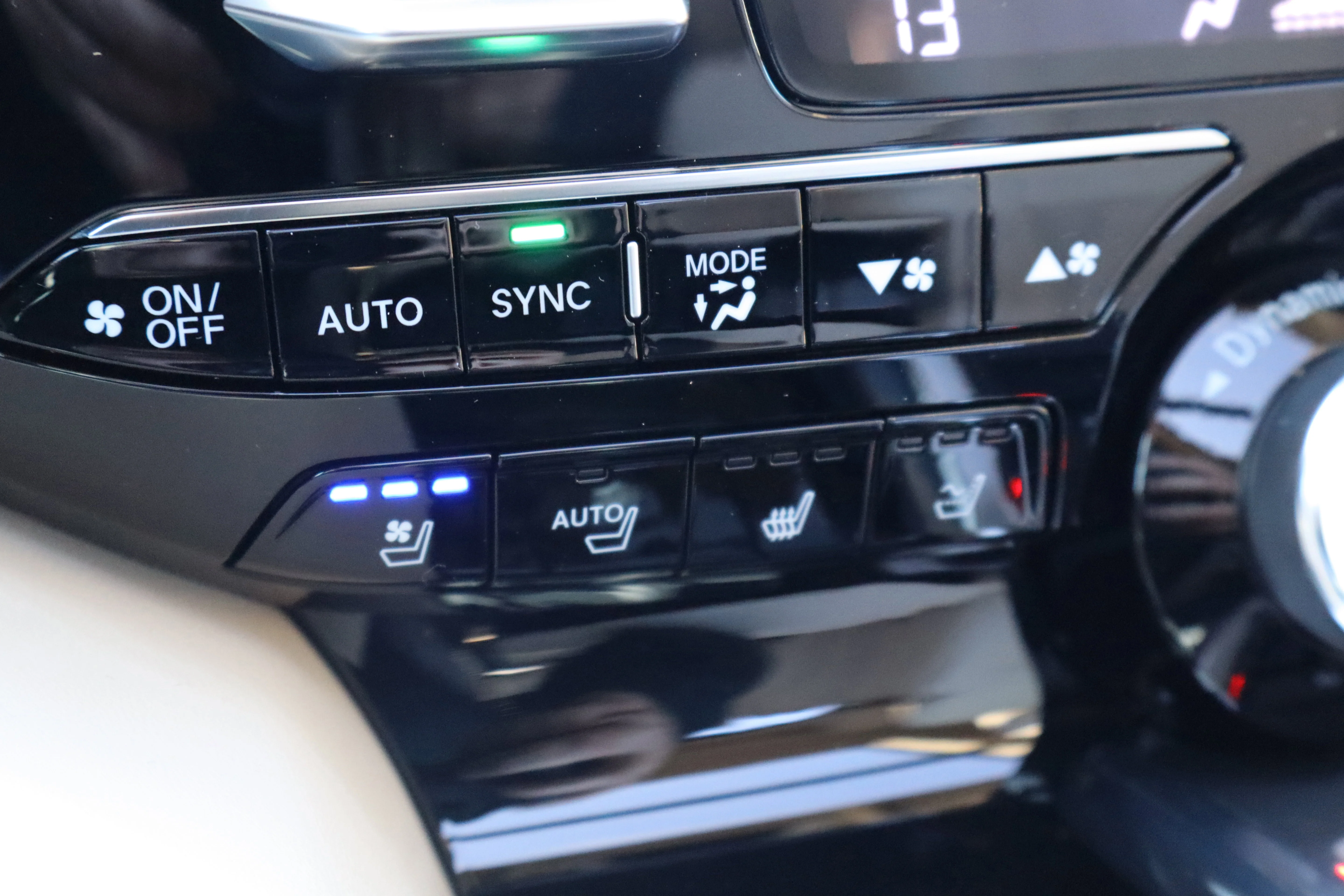 New 2026 Platinum White Pearl Acura w/Advance Package image 16