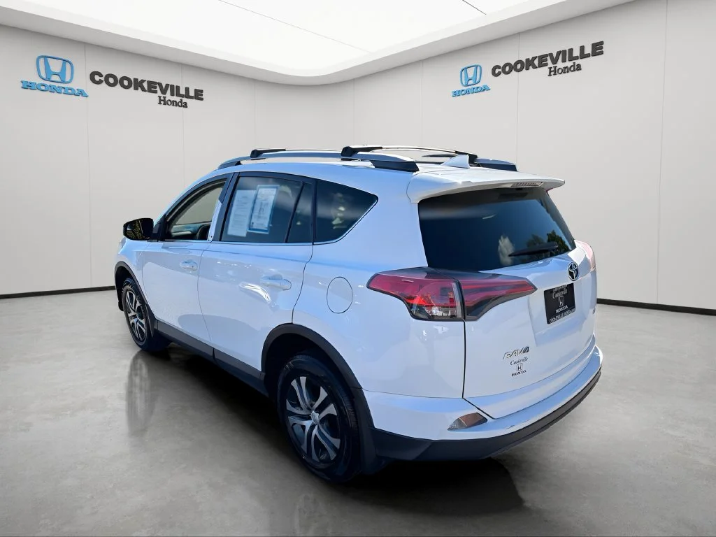Used 2018 Super White Toyota LE image 8