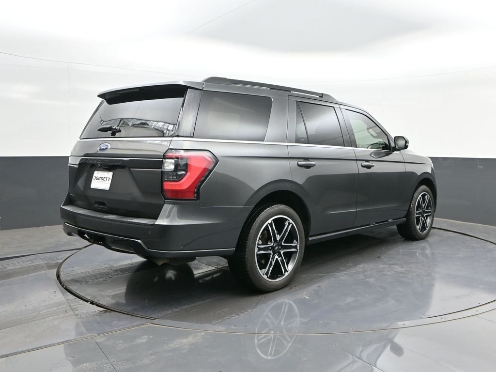 Used 2019 Gray Ford Limited image 11
