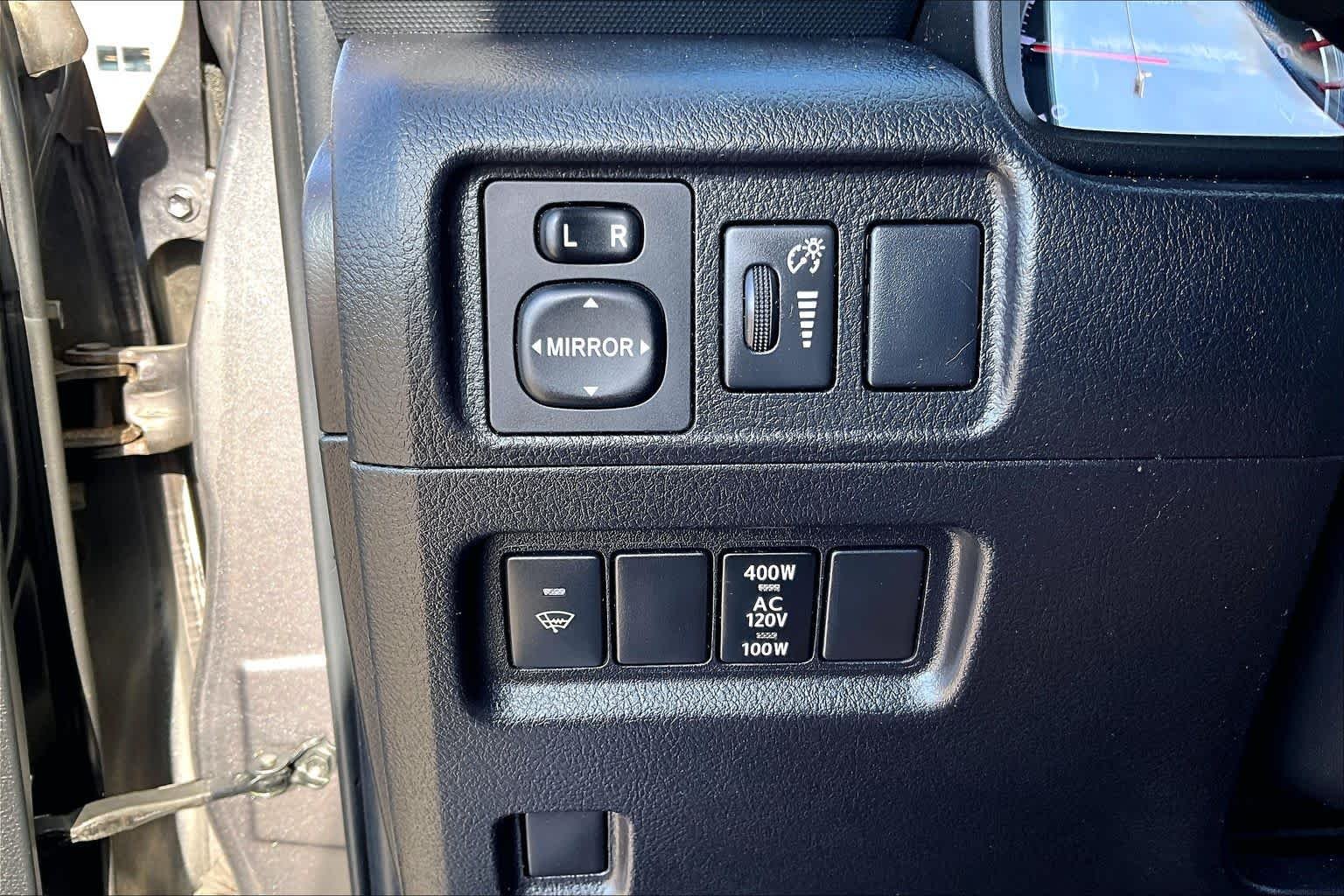 Used 2016 Magnetic Gray Metallic Toyota SR5 image 34