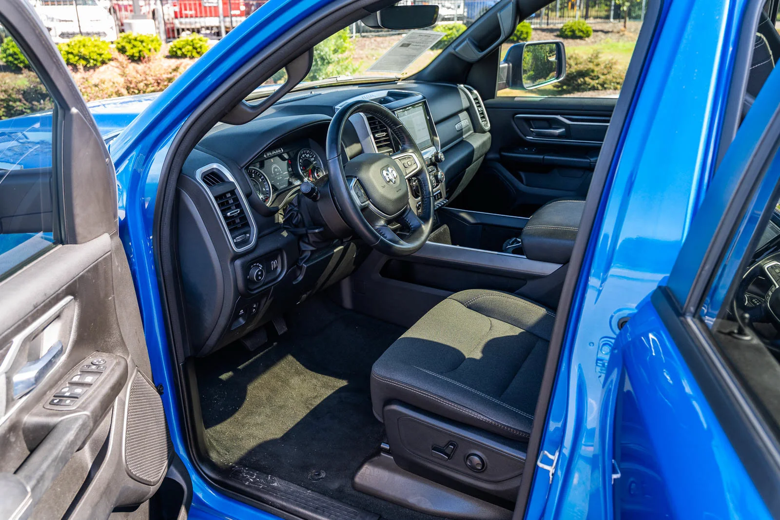 Used 2022 Blue Ram Big Horn/Lone Star image 19