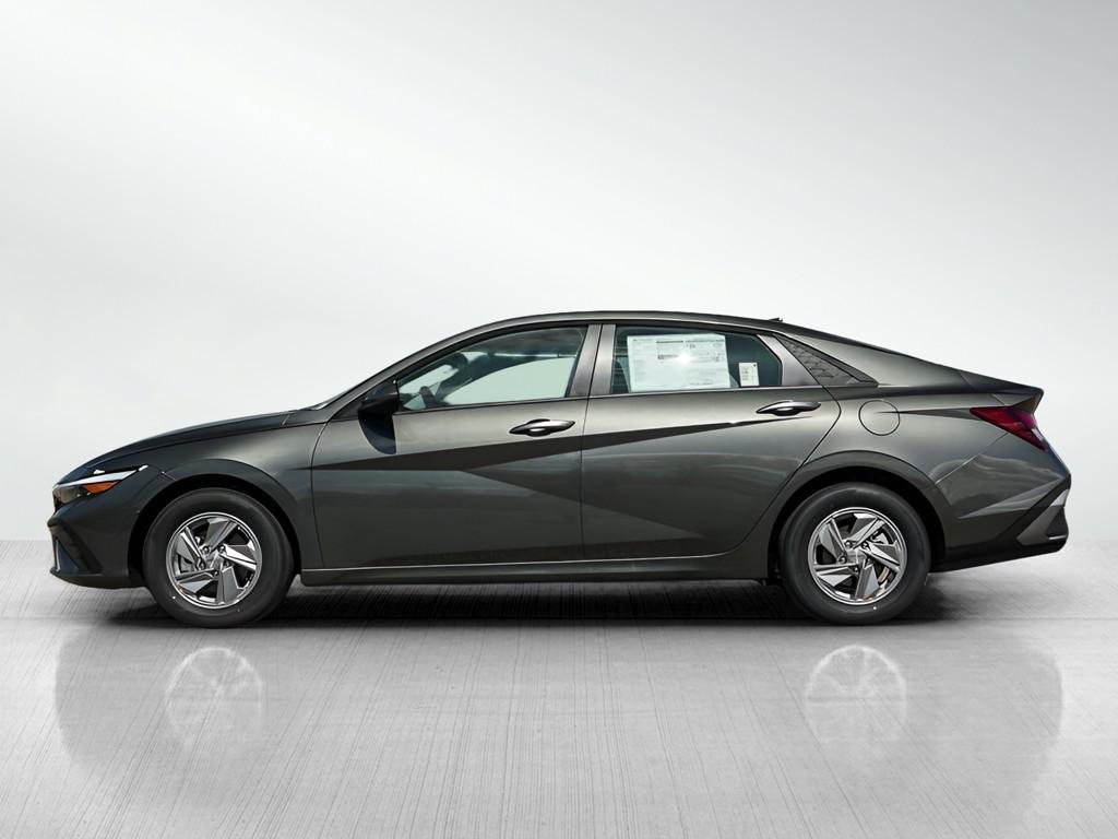 New 2026 Amazon Gray Hyundai SE Sedan FWD image 27
